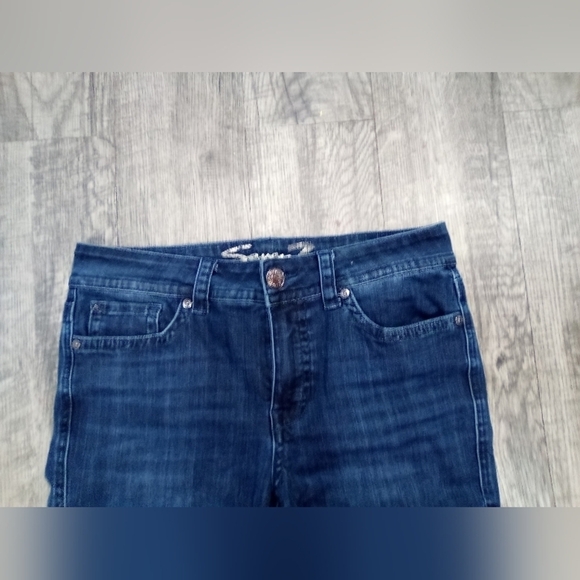 Seven 7 - Picture 9 of 13